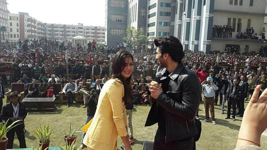 The Fitoor pair, Aditya Roy Kapur and Katrina Kaif are painting the town red by promoting their upcoming release Fitoor. Katrina Kaif,Aditya Roy Kapoor,Fitoor,Fitoor movie promtion,bollywood movie Fitoor,Katrina Kaif and Aditya Roy Kapoor,Fitoor movie promotion,Fitoor promotion,Fitoor promotion pics,Fitoor promotion images,Fitoor promotion photos,Fitoor promotion stills,Fit