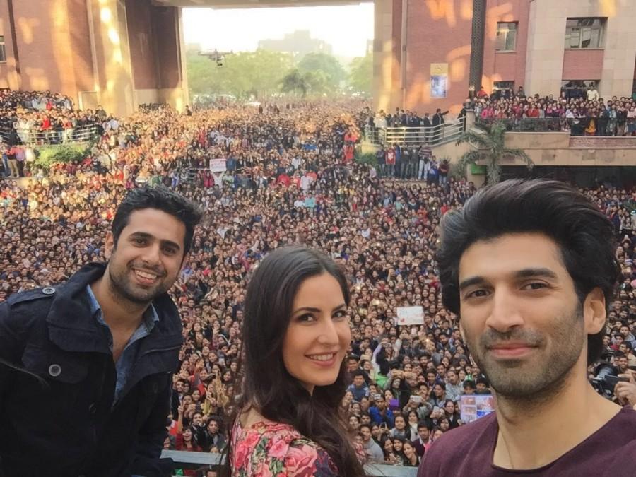 The Fitoor pair, Aditya Roy Kapur and Katrina Kaif are painting the town red by promoting their upcoming release Fitoor. Katrina Kaif,Aditya Roy Kapoor,Fitoor,Fitoor movie promtion,bollywood movie Fitoor,Katrina Kaif and Aditya Roy Kapoor,Fitoor movie promotion,Fitoor promotion,Fitoor promotion pics,Fitoor promotion images,Fitoor promotion photos,Fitoor promotion stills,Fit
