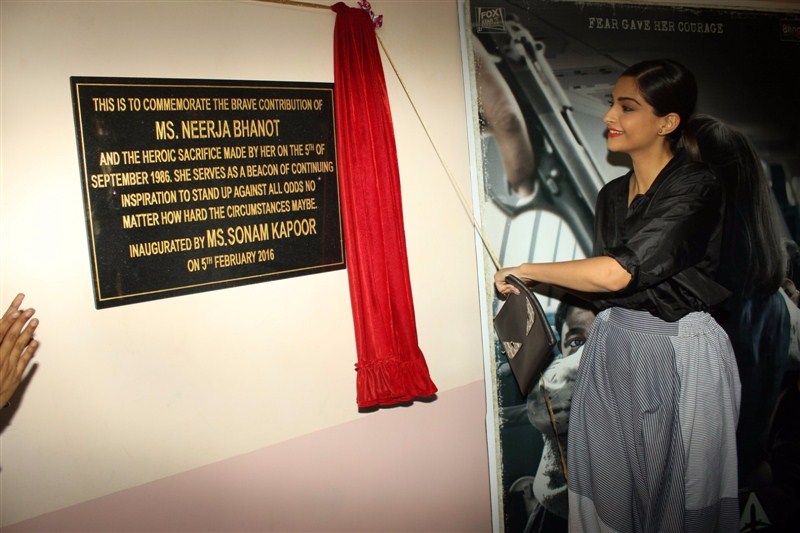 Bollywood actress Sonam Kapoor inaugurated a plaque dedicated to Neerja Bhanot at St. Xavier's College. Sonam Kapoor,actress Sonam Kapoor,bollywood actress Sonam Kapoor,Neerja Bhanot,St. Xavier's College