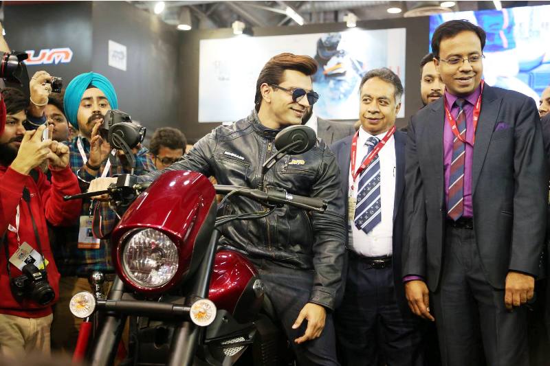 Apart from the cars and motorcycles, the ongoing Auto Expo 2016 saw many celebrities and cricketers present for the show. Auto Expo 2016,Celebrities at Auto Expo 2016,Actors present at Auto Expo,sachin tendulkar,Alia Bhatt,Virat Kohli,John Abraham,Ranbir Kapoor,katrina kaif,Ranbir-Katrina,Karan Singh Grover,actors at auto Expo,Auto Expo 2016 Delhi,BMW Sachin,John Abraham Yam
