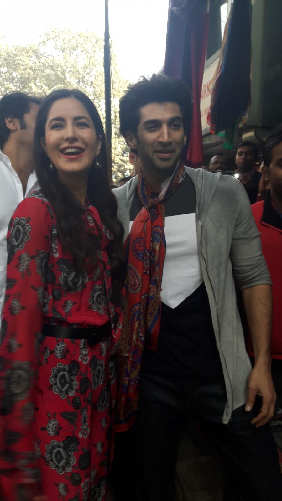 Aditya Roy Kapur and Katrina Kaif venture on a shopping spree at Delhi's Janpath Market. Katrina Kaif,Aditya Roy Kapoor,Aditya Roy Kapur and Katrina Kaif,Aditya Roy Kapur and Katrina Kaif Delhi's Janpath Market,Delhi's Janpath Market,Fitoor,Fitoor pair,Fitoor promotion,Aditya Roy Kapur and Katrina Kaif goes shopping