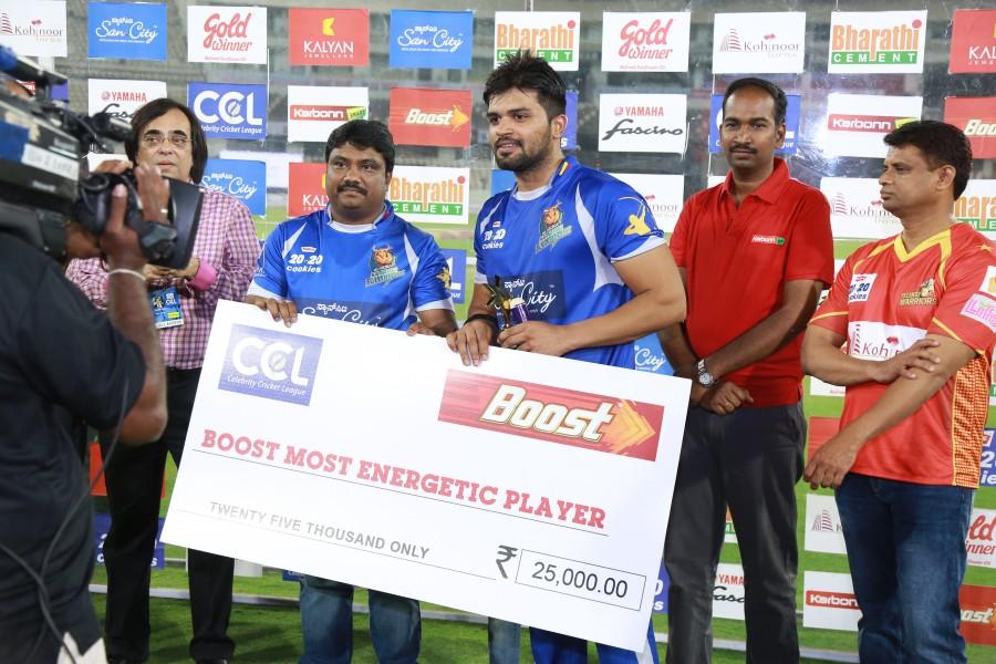 CCL 6 Telugu Warriors vs Karnataka Bulldozers Match held at Hyderabad. CCL 6,Telugu Warriors vs Karnataka Bulldozers,Telugu Warriors,Karnataka Bulldozers,Telugu Warriors vs Karnataka Bulldozers Match photos,Telugu Warriors vs Karnataka Bulldozers Match,Telugu Warriors vs Karnataka Bulldozers pics,Telugu Warriors vs Karnataka