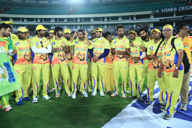 CCL 6 Kerala Strikers Vs Chennai Rhinos Match held at Rajiv Gandhi International Stadium, Uppal in Hyderabad Hyderabad. CCL 6,Kerala Strikers Vs Chennai Rhinos,Kerala Strikers Vs Chennai Rhinos Match,Kerala Strikers,Chennai Rhinos,CCL,CCl 2016,Celebrity Cricket League 6,Celebrity Cricket League,Celebrity Cricket League 2016,Sonia Agarwal,Nikesha Patel,Angana Roy,Sanam Shet