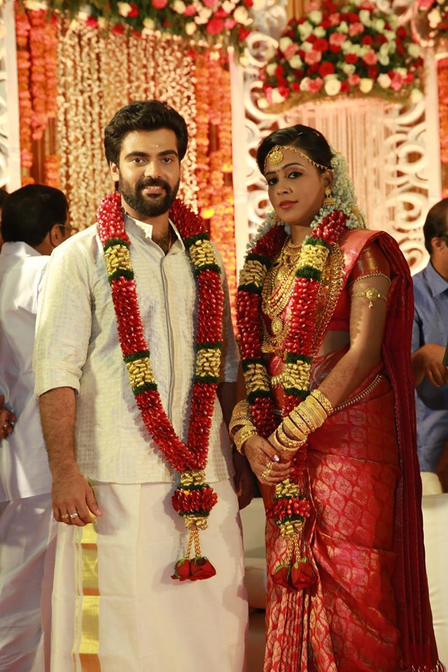 Malayalam actor Vijayaraghavan's son Devadevan got married to Sruthy on 6 February. Vijayaraghavan's son,Vijayaraghavan's son wedding,Vijayaraghavan's son Devadevan,Devadevan wedding,Devadevan marriage photos,Devadevan wedding gallery