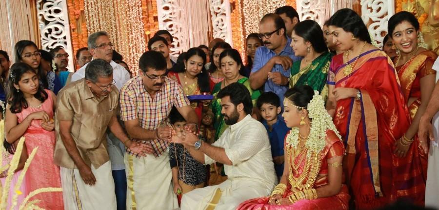 Malayalam actor Vijayaraghavan's son Devadevan got married to Sruthy on 6 February. Vijayaraghavan's son,Vijayaraghavan's son wedding,Vijayaraghavan's son Devadevan,Devadevan wedding,Devadevan marriage photos,Devadevan wedding gallery
