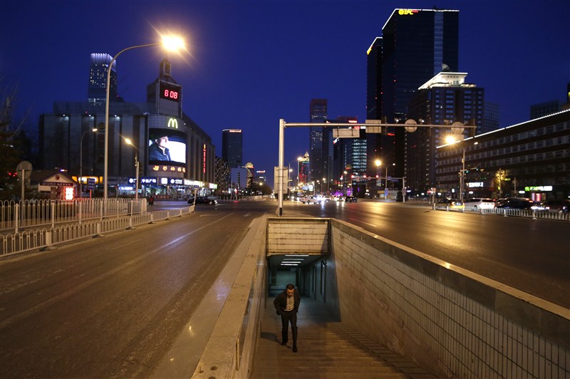 Scenes from Beijing after 15 million people left the city for their hometowns during Chinese Lunar New Year. Chinese Lunar New Year,Lunar New Year,Chinese New Year,Lunar New Year leaves Beijing empty,Beijing,Beijing seems abandoned,Chinese new year 2016,Beijing during Chinese new years,Beijing during new year