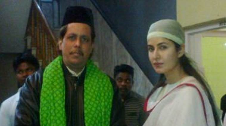 Bollywood star Katrina Kaif on Monday offered prayers at the shrine of Khwaja Moinuddin Chisti in Ajmer. Katrina Kaif,Katrina Kaif offers prayers at Ajmer dargah,Katrina Kaif at Ajmer dargah,Ajmer dargah,Khwaja Moinuddin Chisti,actress Katrina Kaif,bollywood actress Katrina Kaif