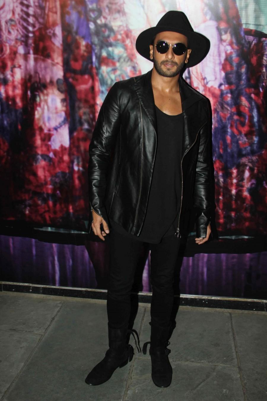 Rohan Shrestha's exhibition held in Mumbai. Rohan Shrestha,Rohan Shrestha's exhibition,Rohan Shrestha exhibition,Ranveer Singh,Shahid Kapoor,Kriti Sanon,Arpita Khan,Arpita Khan Sharma,Aayush Sharma,Sonakshi Sinha