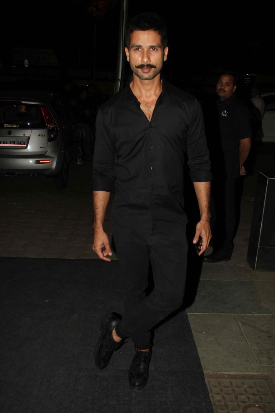 Rohan Shrestha's exhibition held in Mumbai. Rohan Shrestha,Rohan Shrestha's exhibition,Rohan Shrestha exhibition,Ranveer Singh,Shahid Kapoor,Kriti Sanon,Arpita Khan,Arpita Khan Sharma,Aayush Sharma,Sonakshi Sinha