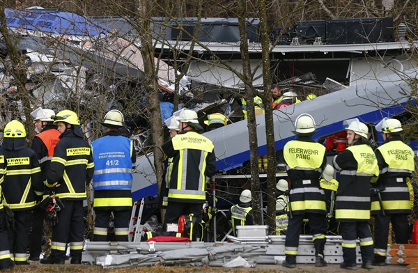 Four people were killed when two trains collided head-on in the southern German state of Bavaria on Tuesday. Bavaria train crash,Bavaria train crash in southern Germany,Bavaria train,German train crash,southern German,Germany train,Bavaria