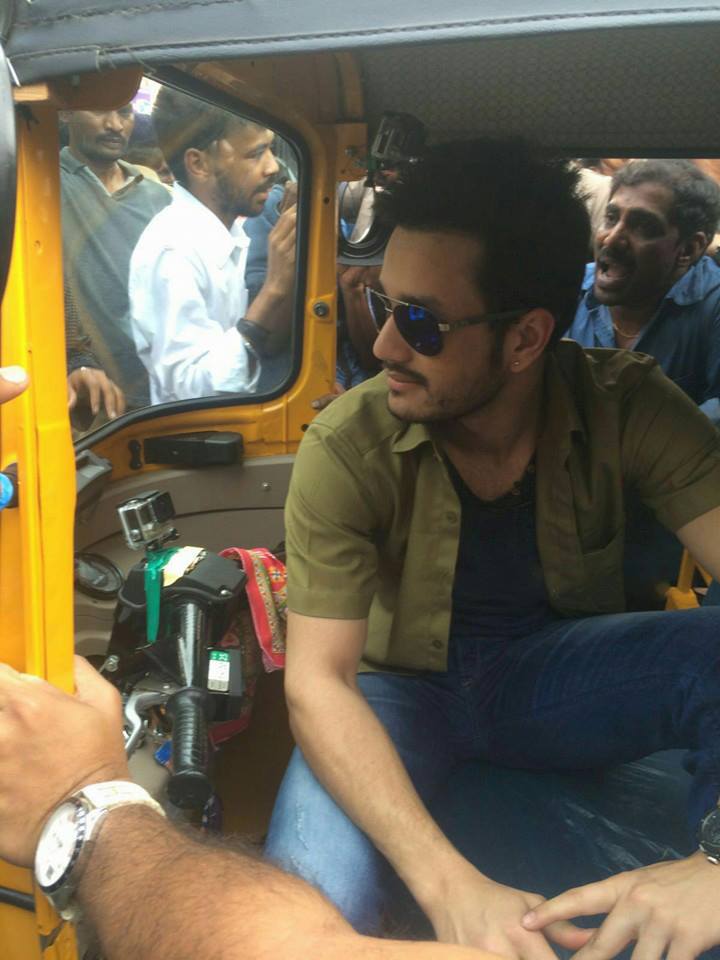 Tollywood actor Akkineni Akhil drives passenger auto-rickshaw in Khammam on Tuesday and donated earnings to the help of 6 years old boy Ashwith Reddy who is suffering from Kidney related disease. Akkineni Akhil,actor Akkineni Akhil,Akhil,Akhil turns auto driver to save kid,Akhil turns auto driver,Ashwith Reddy