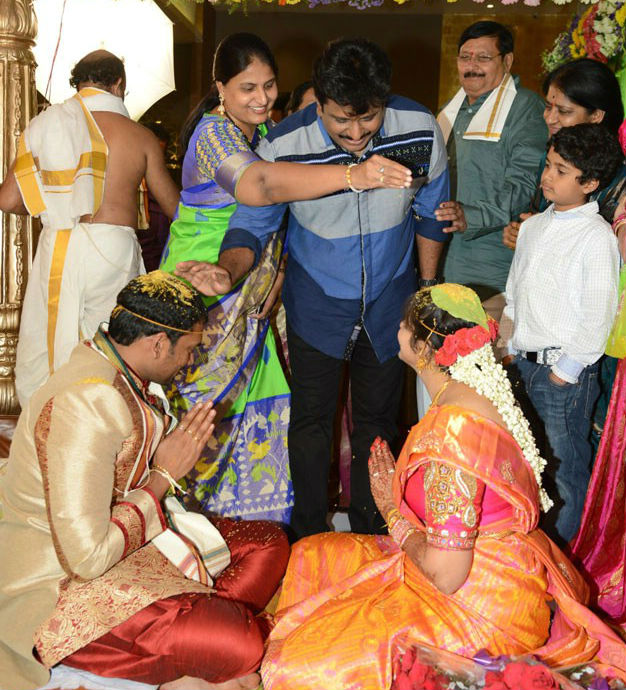 Deepthi and Bharat Wedding photos. Director Vasu,Director Vasu's daughter Deepthi Wedding photos,Director Vasu's daughter Deepthi,Deepthi Weds Bharath Wedding,Deepthi Weds Bharath,Deepthi Wedding photos,Deepthi Wedding pics,Deepthi Wedding images,Deepthi Wedding stills,Deepthi We