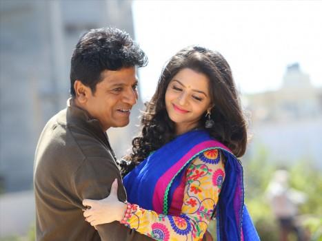 Shivalinga is a Kannada movie starring Shiva Rajkumar, Vedhika and Urvashi in the lead role.