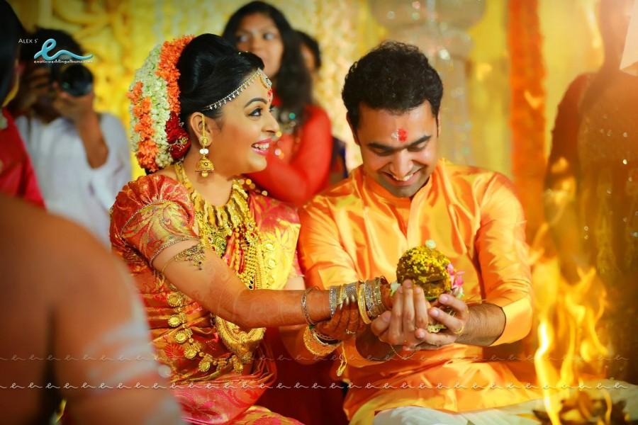 Malayalam actress Radhika and Abhil Krishna's wedding photos. Radhika and Abhil Krishna wedding,Radhika weds Abhil Krishna,Radhika wedding photos,Radhika wedding pics,Radhika wedding images,Radhika wedding stills,Radhika wedding pictures,Radhika marriage,Radhika marriage photos,Radhika marriage pics,Radhika marriage