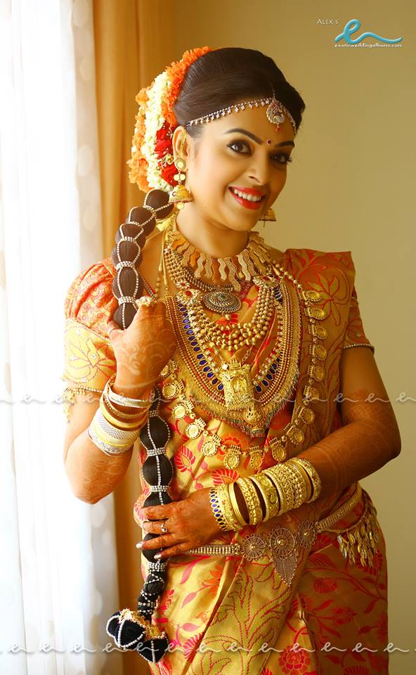 Malayalam actress Radhika and Abhil Krishna's wedding photos. Radhika and Abhil Krishna wedding,Radhika weds Abhil Krishna,Radhika wedding photos,Radhika wedding pics,Radhika wedding images,Radhika wedding stills,Radhika wedding pictures,Radhika marriage,Radhika marriage photos,Radhika marriage pics,Radhika marriage