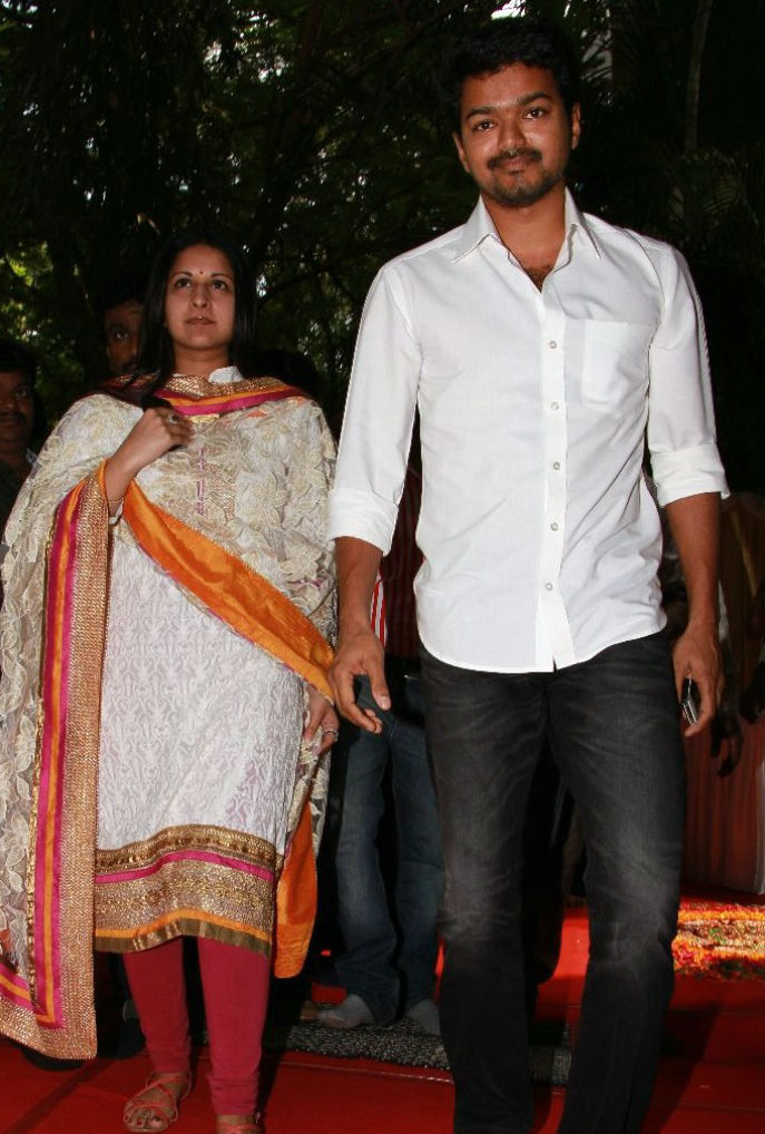 Photos of Ajith-Shalini, Vijay-Sangeetha, Suriya-Jyothika, Dhanush-Aishwarya and other best couples in Tamil cinema industry. Valentine's Day Special,Valentine's Day,Valentine's Day 2016,Ajith,vijay,Suriya,Dhanush,Ajith Shalini,Vijay Sangeetha,Suriya Jyothika,Dhanush Aishwarya,Valentine's Day best couples,Valentine's Day couples