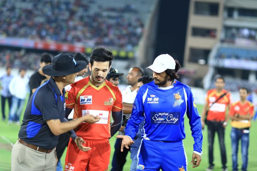 The Celebrity Cricket League (CCL) 6 final match between Telugu Warriors vs Karnataka Bulldozers played at the Rajiv Gandhi International Stadium, Uppal in Hyderabad. Telugu Warriors vs Karnataka Bulldozers,Telugu Warriors,Karnataka Bulldozers,Celebrity Cricket League 2016,CCL 6,CCL 2016,Celebrity Cricket League,Celebrity Cricket League final,CCL Final,Sudeep,Rajiv Gandhi International Stadium