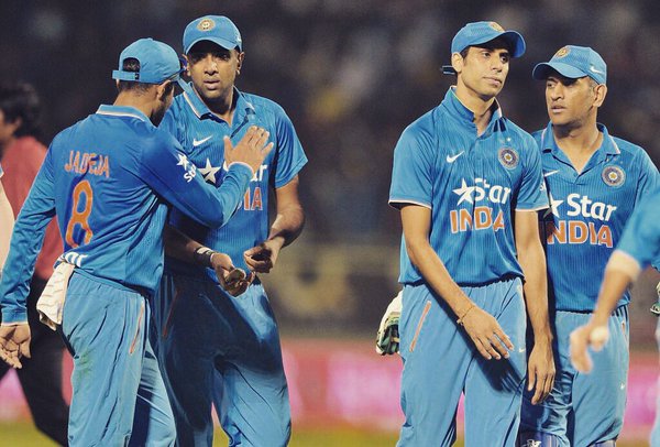 India defeated Sri Lanka by nine wickets in their third T20 International on Sunday to win the three-match series 2-1. India beat Sri Lanka,India beat Sri Lanka to enter the final,India vs Sri Lanka,India vs Srilanks,India vs Sri Lanka T20 Series,India vs Sri Lanka 3rd T20,Ravichandran Ashwin,Ashwin,Ravichandran Ashwin Man of the Series,Ravichandran Ashwin bowling perform
