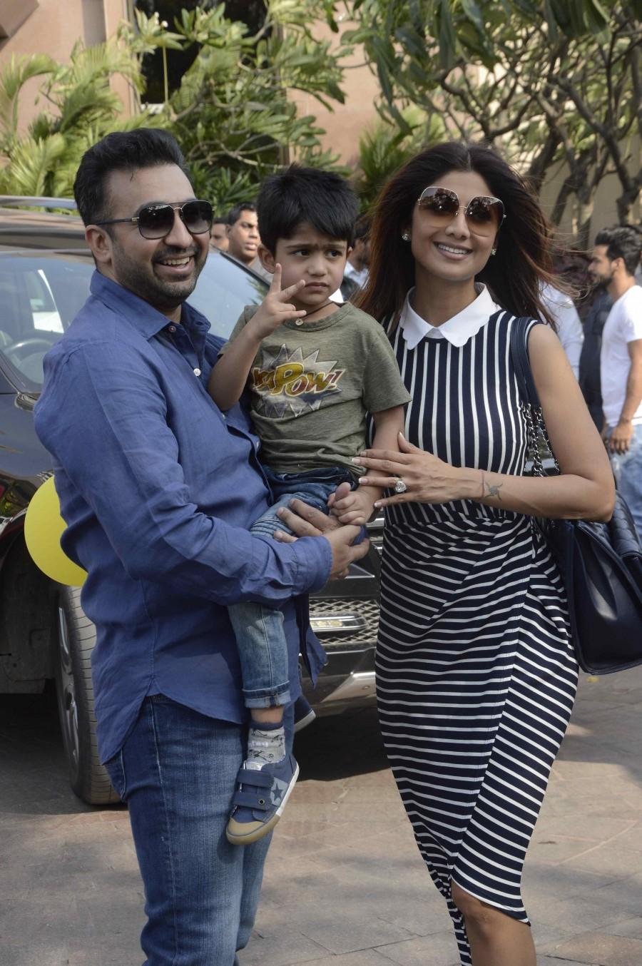 Arpita Khan along with Bollywood actor and her brother Salman Khan, father Salim Khan and other family members during her baby shower ceremony in Mumbai on 14 February 2016. Arpita Khan,Arpita Khan's Baby Shower Ceremony,Arpita Khan Baby Shower,Arpita Khan Baby Shower event,Sohail Khan,Alvira Khan,Salman Khan,Sushila Charak,Salim Khan,Aayush Sharma,Anil Sharma,Sunita Sharma,Arpita Khan Baby Shower pics,Arpita Khan Baby S