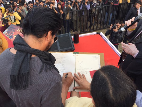Bollywood actor Shah Rukh Khan launches 'Fan' title track at Hansraj College in Delhi today at 4pm. Shah Rukh Khan,Shahrukh Khan,SRK,Fan Anthem,Fan title track,Fan track,Shah Rukh Khan to launch 'Fan' title track,Shah Rukh Khan launches 'Fan' Anthem,Bollywood movie Fan