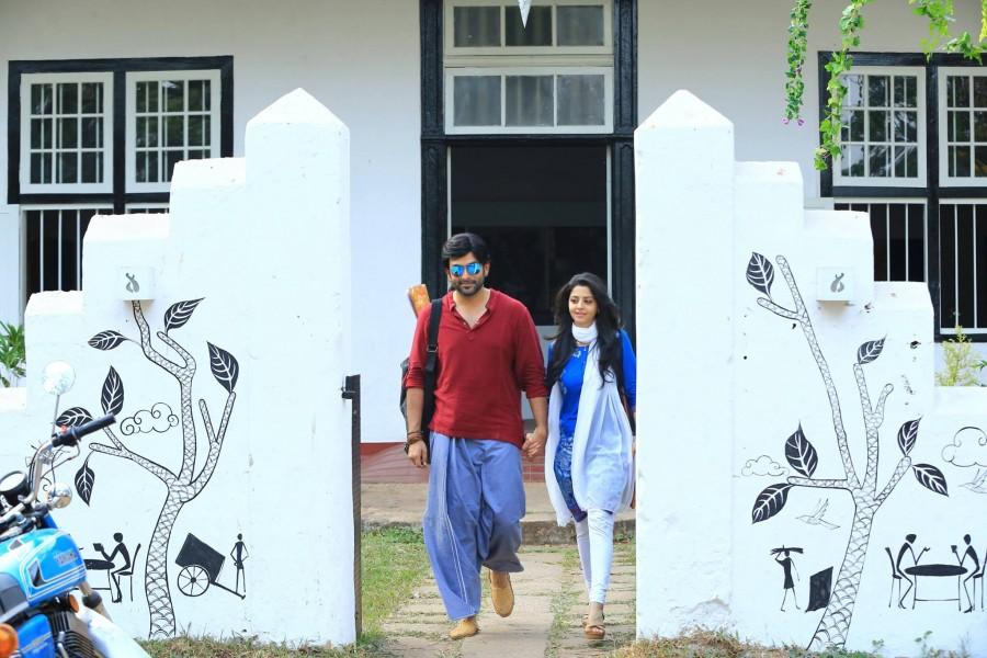Sujith Vasudev's debut directorial venture Prithviraj Sukumaran,James and alice,Prithviraj Sukumaran Vedhika,Vedhika,Vedhika in james and alice,james and alice posters,james and alice first looks