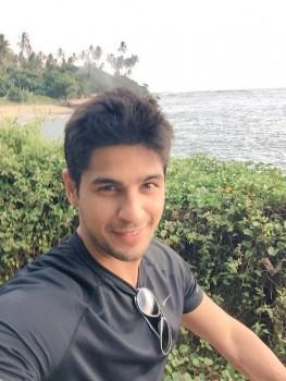 Sidharth Malhotra's Holiday Selfie