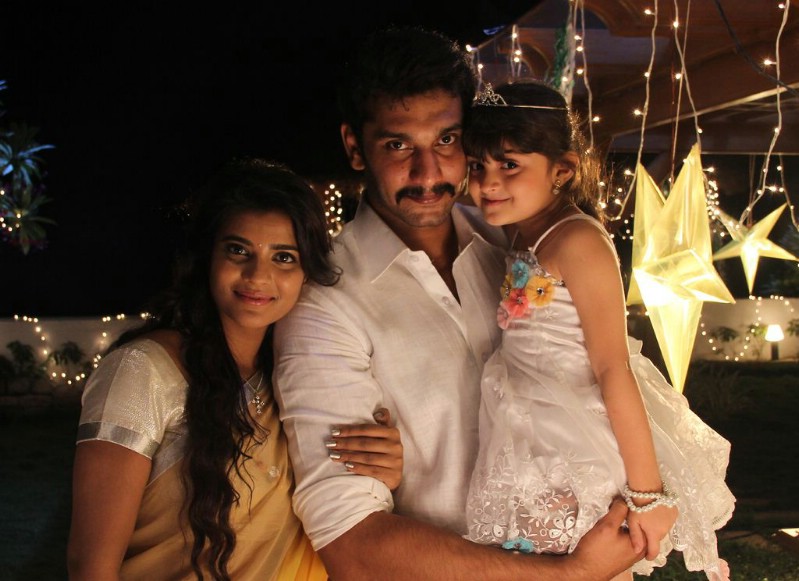 Aarathu Sinam is an upcoming Tamil crime thriller film written and directed by Arivazhagan. Starring Arulnithi, Aishwarya Rajesh in the lead role. Aarathu Sinam,tamil movie Aarathu Sinam,Arulnithi,Aishwarya Rajesh,Arulnithi and Aishwarya Rajesh,Aarathu Sinam movie stills,Aarathu Sinam movie pics,Aarathu Sinam movie images,Aarathu Sinam movie photos,Aarathu Sinam movie pictures,Aarathu Sinam stills,A