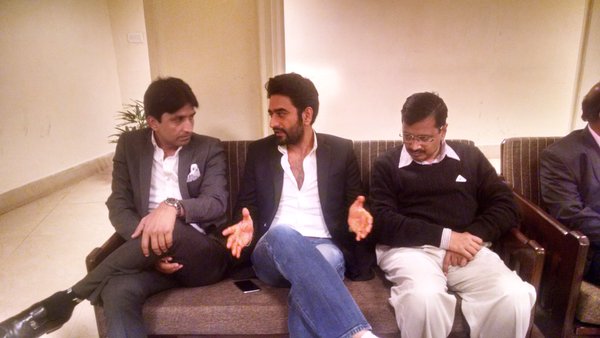 Delhi Chief Minister Arvind Kejriwal watched the Sonam Kapoor-starrer upcoming biopic Arvind Kejriwal,Arvind Kejriwal watches Sonam Kapoor's 'Neerja',Arvind Kejriwal watches Neerja,Neerja,Neerja special screening,bollywood movie Neerja,Delhi Chief Minister Arvind Kejriwal,Special screening,Aam Aadmi Party,Neerja box office,N