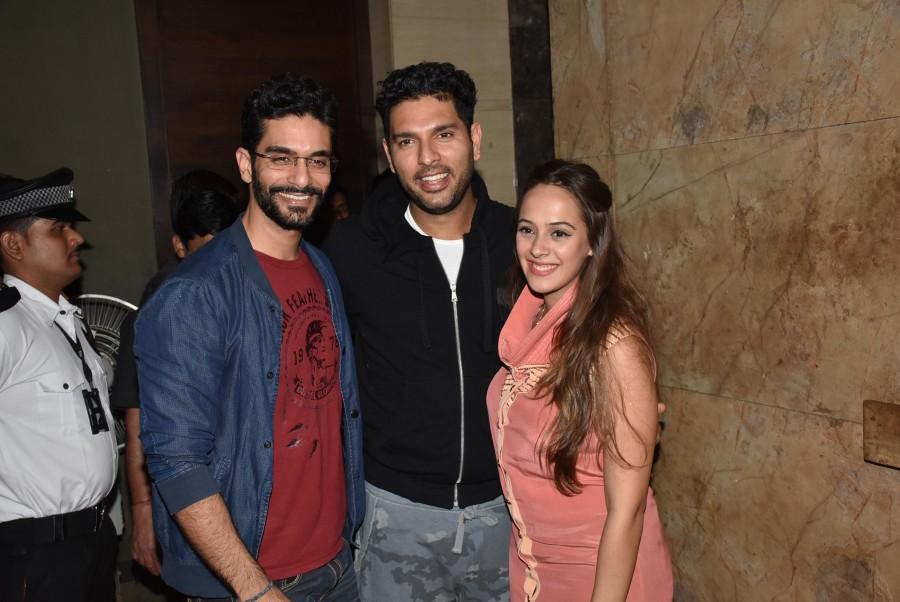 Neerja special screening at suburban preview theatre. Celebs like Aamir, Sachin, Yuvraj, Hrithik, Shilpa Shetty and others graced the event. Neerja special screening,Neerja,Sonam Kapoor,Aamir Khan,Sachin Tendulkar,Yuvraj Singh,Sunil Gavaskar,Ritesh Sidhwani,Hrithik Roshan,Ayushmann Khurrana,Tahira Kashyap,Hazel Keech,Twinkle Khanna,Shamita Shetty,Shilpa Shetty,Anil Kapoor,Karan Johar,Purab Koh
