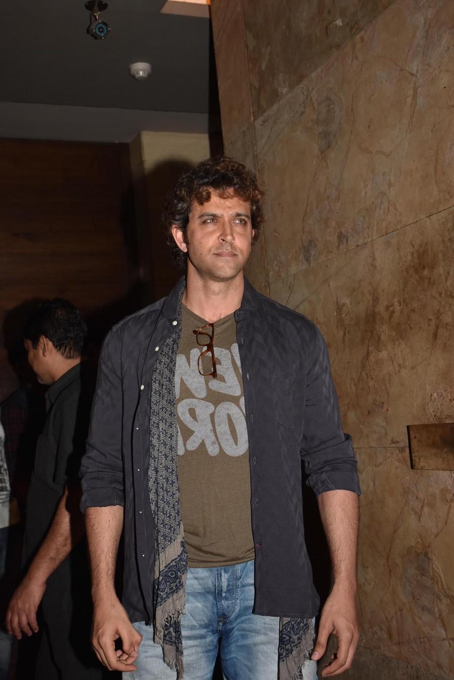 Neerja special screening at suburban preview theatre. Celebs like Aamir, Sachin, Yuvraj, Hrithik, Shilpa Shetty and others graced the event. Neerja special screening,Neerja,Sonam Kapoor,Aamir Khan,Sachin Tendulkar,Yuvraj Singh,Sunil Gavaskar,Ritesh Sidhwani,Hrithik Roshan,Ayushmann Khurrana,Tahira Kashyap,Hazel Keech,Twinkle Khanna,Shamita Shetty,Shilpa Shetty,Anil Kapoor,Karan Johar,Purab Koh