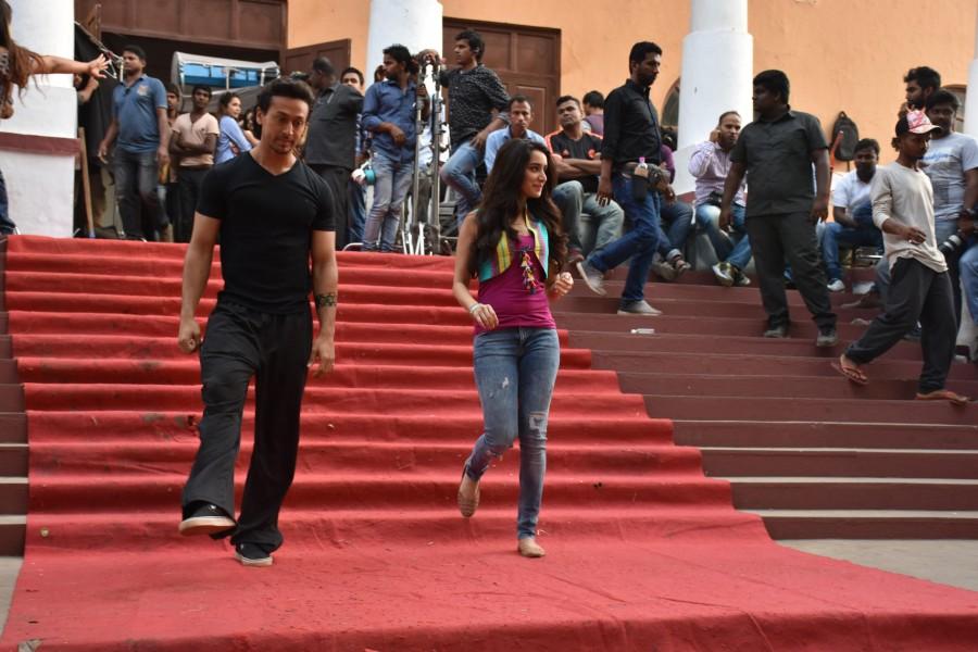 Team Baaghi, consisting of Shraddha Kapoor, Tiger Shroff, Producer Sajid Nadiadwala and Director Sabbir Khan welcomed an audience on the sets of Baaghi. Team Baaghi,Tiger Shroff and Shraddha Kapoor,Tiger Shroff,Shraddha Kapoor,Sajid Nadiadwala,Sabbir Khan,Baaghi,Baaghi on the sets