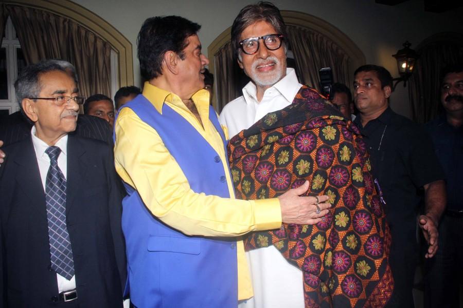 Photos of Amitabh Bachchan, Sonakshi Sinha launch Shatrughan Singha's biography. Amitabh Bachchan,Sonakshi Sinha,Shatrughan Singha's biography,Shatrughan Singha's biography launch,Big B launches Shatrughan Singha's biography,Shatrughan Singha biography