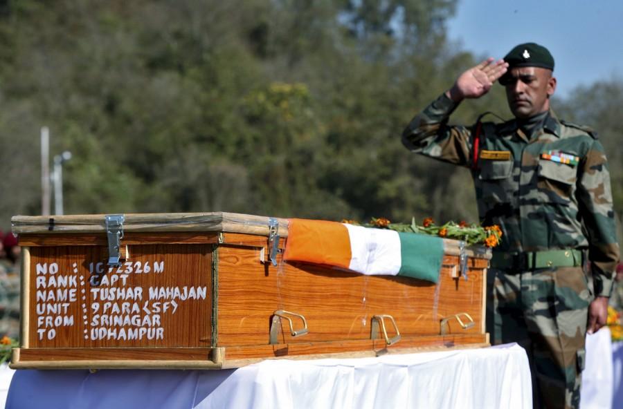 Wreath laying ceremony of Pampore martyr Captain Tushar Mahajan ...