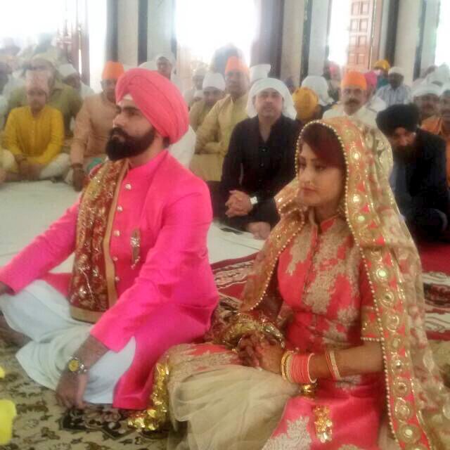 Raj Babbar's son Aarya Babbar marries girlfriend Jasmine Puri on (22 February). Aarya Babbar,Jasmine Puri,Aarya Babbar weds Jasmine Puri,Aarya Babbar marriage,Aarya Babbar wedding,Jasmine Puri marriage,Jasmine Puri wedding,Jasmine Puri wedding pics,Jasmine Puri wedding images,Jasmine Puri wedding photos,Jasmine Puri wedding pictures