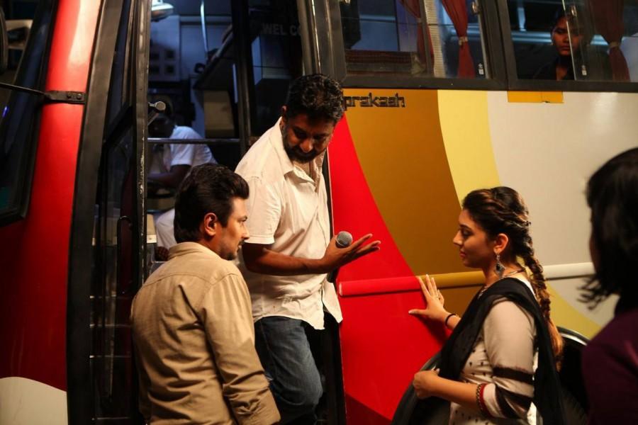 Udhayanidhi Stalin and Hansika Motwani's Manithan Working Stills. Manithan,Udhayanidhi Stalin,Hansika Motwani,Manithan Working Stills,Manithan Working pics,Manithan Working images,Manithan Working stills,Manithan movie Stills,Manithan movie pics,Manithan movie images,Manithan movie pictures