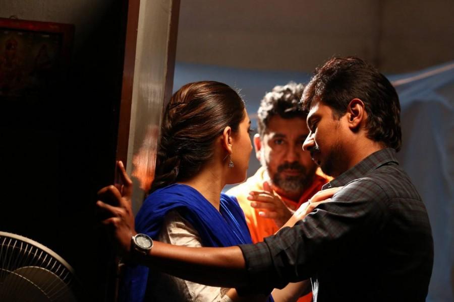 Udhayanidhi Stalin and Hansika Motwani's Manithan Working Stills. Manithan,Udhayanidhi Stalin,Hansika Motwani,Manithan Working Stills,Manithan Working pics,Manithan Working images,Manithan Working stills,Manithan movie Stills,Manithan movie pics,Manithan movie images,Manithan movie pictures