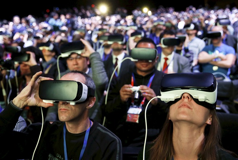 Highlights from the Mobile World Congress in Spain. Mark Zuckerberg,Hans Vestberg,Shang Bing,Mobile World Congress,Dongjin Koh,Mobile World,Mobile World Congress pics,Mobile World Congress images,Mobile World Congress stills,Mobile World Congress pictures