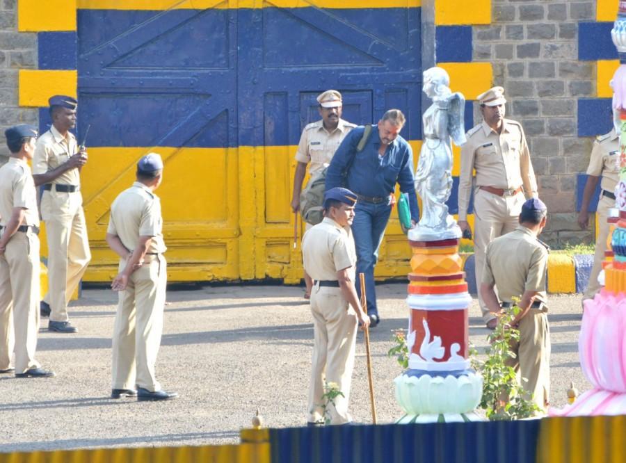 Bollywood actor Sanjay Dutt released after serving jail sentence. Sanjay Dutt,actor Sanjay Dutt,sanjay dutt release,sanjay dutt jail term,Sanjay Dutt Walks Out Of Pune's Yerwada Jail With A Salute,Sanjay Dutt Walks Out Of Yerwada Jail,Sanjay Dutt to walk out of prison,Sanjay Dutt out of prison