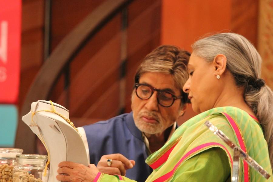 Kalyan Jewellers launches Apoorva Diamond Collection New Ad campaign features Jaya Bachchan and Amitabh Bachchan. Amitabh Bachchan and Jaya Bachchan,Amitabh Bachchan,Jaya Bachchan,Apoorva Diamond Collection,Apoorva Diamond,Kalyan Jewellers,Kalyan Jewellers Apoorva Diamond Collection,Amitabh Bachchan and Jaya Bachchan in the new ad