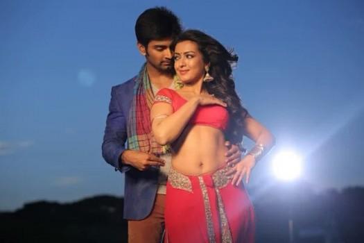 Atharvaa, Catherine Tresa's 'Kanithan' movie stills