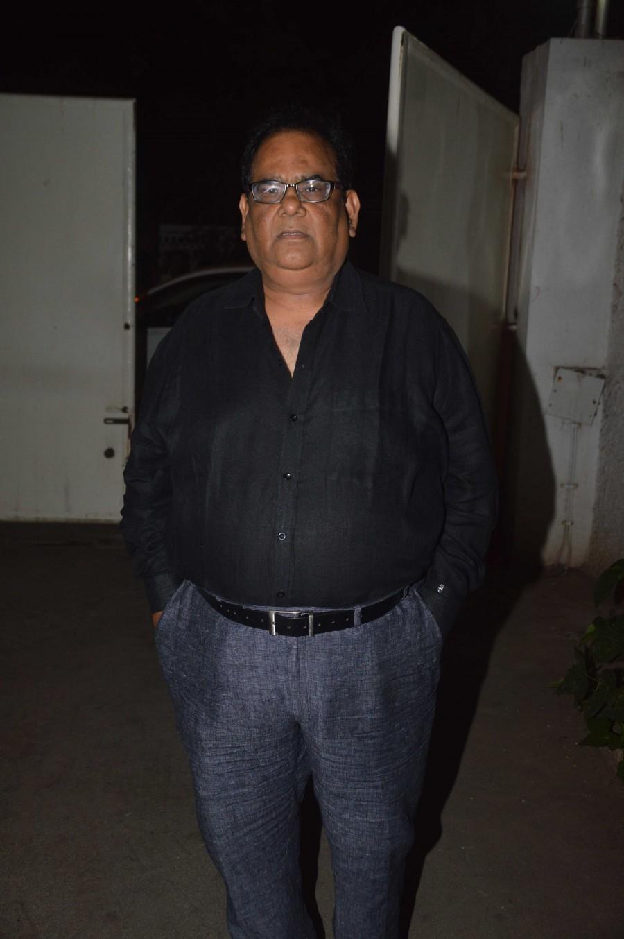 Juhi Chawla, Mahesh Bhatt, Ranvir Shorey, Sajid Khan, Satish Kaushik, Rishi Kapoor and others give warm welcome to Sanjay Dutt. Sanjay Dutt,sanjay dutt release,celebs tweet about Sanjay Dutt,Juhi Chawla,Mahesh Bhatt,Ranvir Shorey,Sajid Khan,Satish Kaushik,Rishi Kapoor