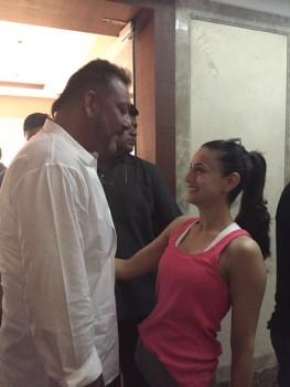 Juhi Chawla, Mahesh Bhatt, Ranvir Shorey, Sajid Khan, Satish Kaushik, Rishi Kapoor and others give warm welcome to Sanjay Dutt.