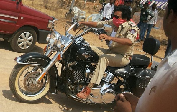 Pawan Kalyan's Sardaar Gabbar Singh working stills Pawan Kalyan,Sardaar Gabbar Singh,Sardaar Gabbar Singh working stills,Sardaar Gabbar Singh movie pics,Kajal Aggarwal,Sharad Kelkar,Raai Laxm,Brahmanandam