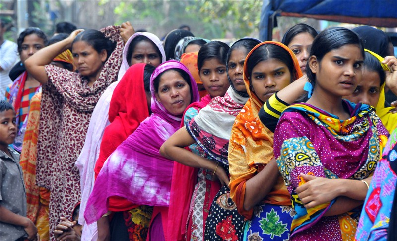 People stand in queue to buy tickets for India vs Pakistan cricket tournament. India vs Pakistan,India vs Pakistan cricket,India vs Pakistan series,India vs Pakistan Asia Cup,India vs Pakistan in Asia Cup T20,Asia Cup T20,Asia Cup T20 cricket,India vs Pakistan live,India vs Pakistan pics,India vs Pakistan images,India vs Pakistan st