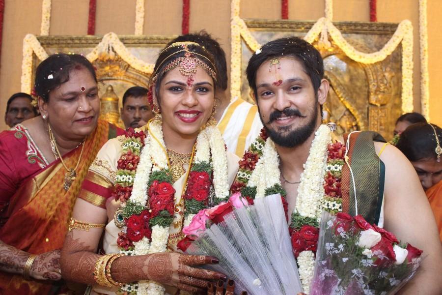 Tamil actor Nakul and Sruti Bhaskar got married in a close-knit ceremony in Chennai, on Sunday. Nakul,actor Nakul,Nakul wedding,Nakul wedding pics,Nakul wedding images,Nakul wedding stills,Nakul marriage,Nakul marriage pics,Nakul marriage images,Nakul marriage stills,Nakul marriage pictures,Nakul weds Sruti Bhaska