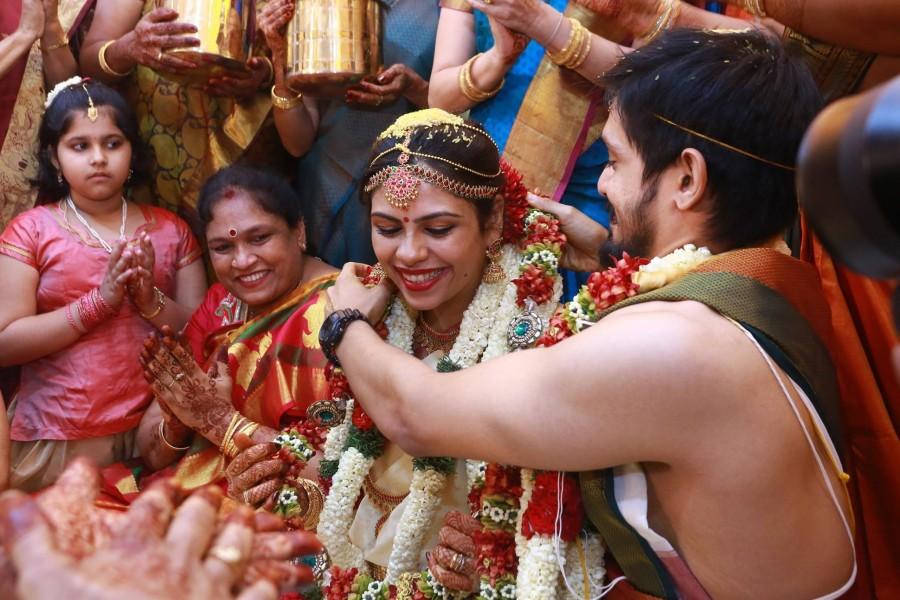 Tamil actor Nakul and Sruti Bhaskar got married in a close-knit ceremony in Chennai, on Sunday. Nakul,actor Nakul,Nakul wedding,Nakul wedding pics,Nakul wedding images,Nakul wedding stills,Nakul marriage,Nakul marriage pics,Nakul marriage images,Nakul marriage stills,Nakul marriage pictures,Nakul weds Sruti Bhaska