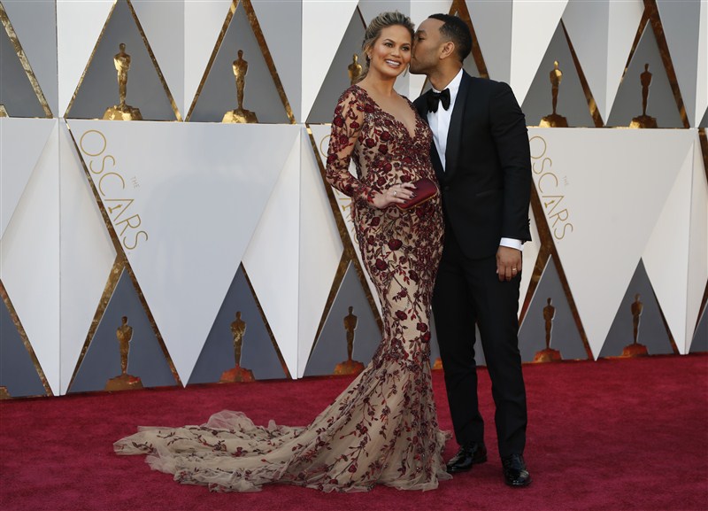 The picture-perfect couples, both platonic and romantic, stealing the limelight at the Oscars. Celebrity Couples,Celebrity Couples at Oscars 2016,Couples at Oscars 2016,Oscars 2016,Oscars awards,Oscars awards 2016,oscars awards 2015,Lady Gaga,Taylor Kinney,88th Academy Awards,Kate Winslet,Steve Jobs,Christian Bale