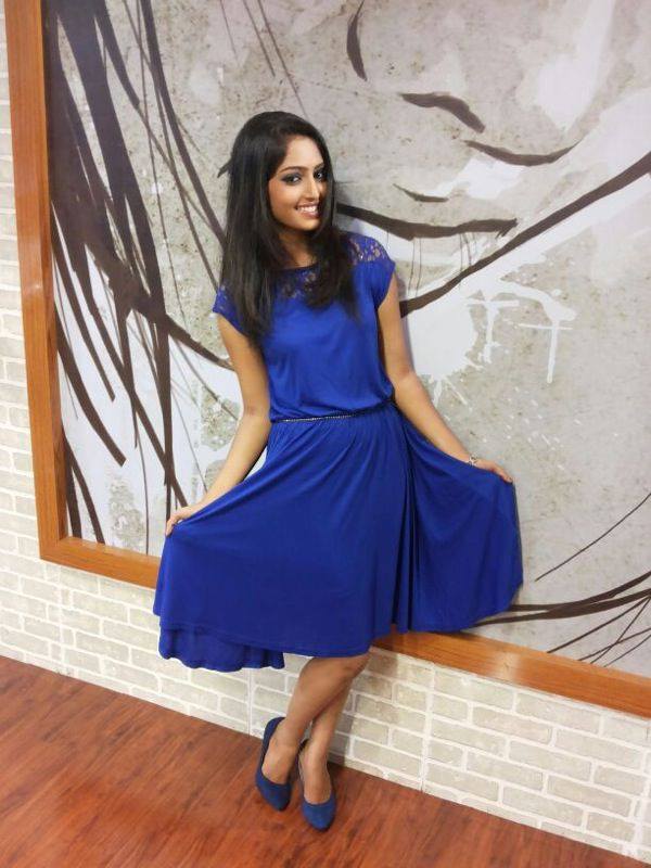 Reba Monica John will be seen opposite Nivin Pauly in the upcoming movie Reba John,Reba John photos,Reba Monica John,jacobinte swargarajyam,jacobinte swargarajyam heroine,nivin pauly's heroine,midukki