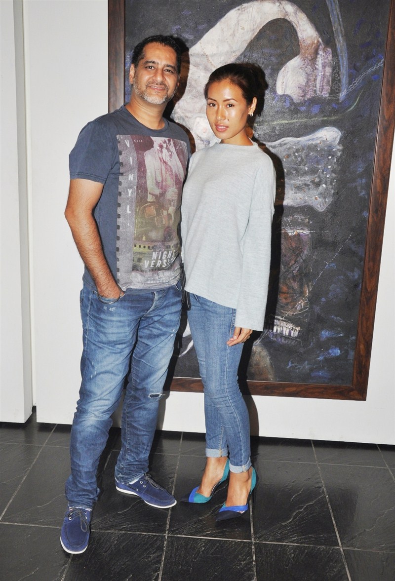 In a bid to bridge the gap between elitist art and the art for the common man, that is cinema, Osianama’s Womanhood festival has brought to life, feminine art form over the last 100 years of Indian art at Tao Art Gallery. Osianama Womanhood Art Exhibition,Osianama Womanhood Art,Abha Singh,Artist Naina Kanodia,Naina Kanodia,Artist Sujata Jambhale,Sujata Jambhale,Vikram Bawa,Namrita Bachchan,Neville Tuli