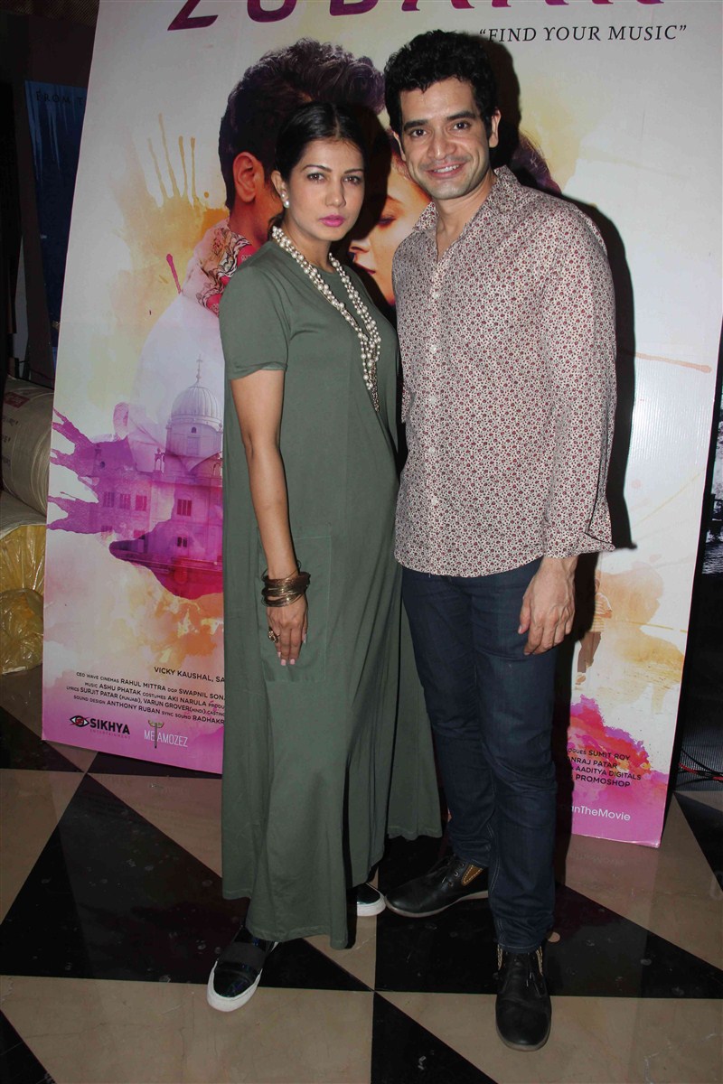 Fashion social network Roposo held an exclusive screening of the upcoming musical drama film Zubaan,Zubaan Special screening,Zubaan Special screening in mumbai,Sarah Jane Dias,Vicky Kaushal,Mozez Singh,Guneet Monga,Zubaan Special screening pics,Zubaan Special screening images,Zubaan Special screening stills,Zubaan Special screening pictures